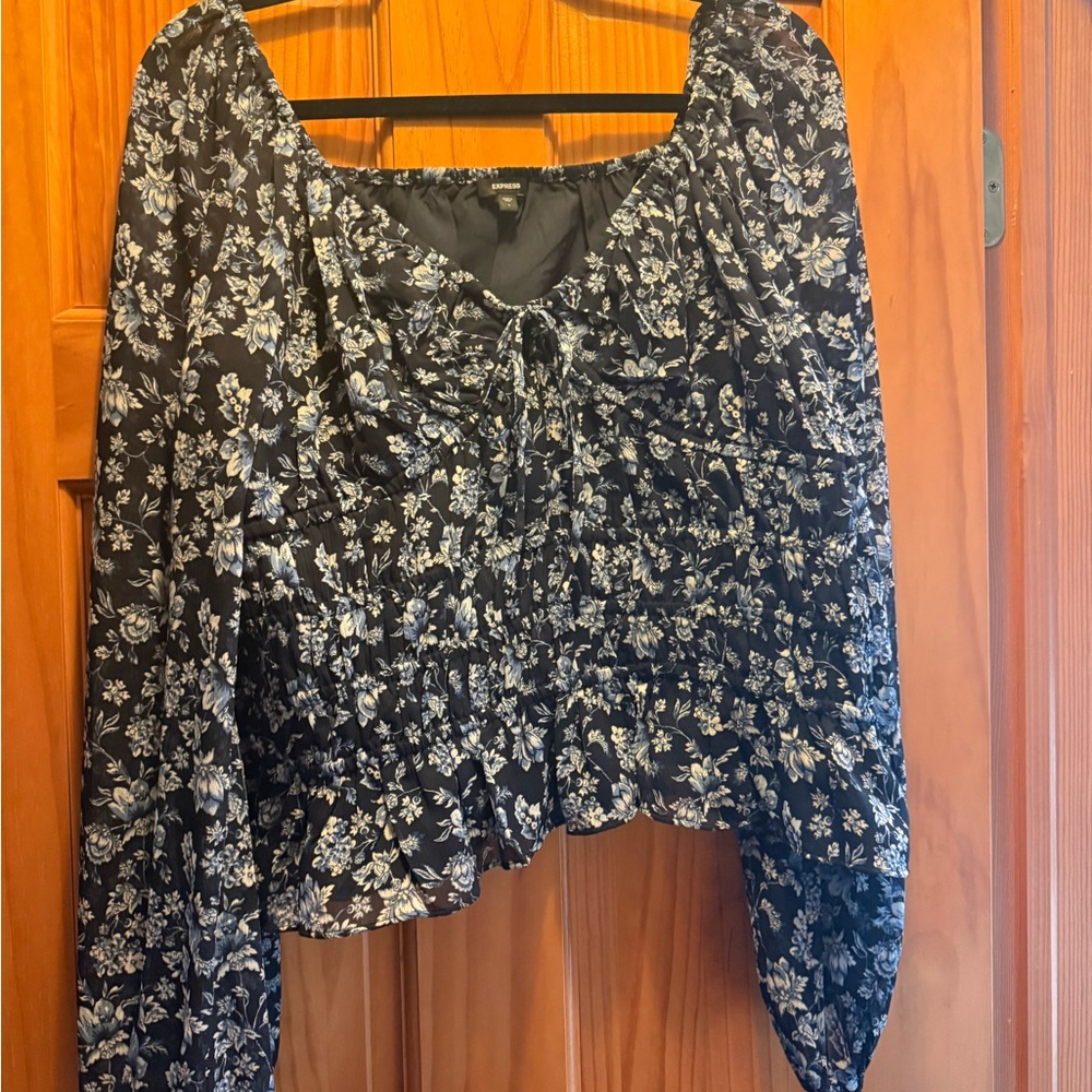 Floral Black and White Women's Too and bonus tank top
